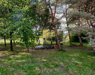 Tiny House invisible : une micro maison qui se fond dans la nature