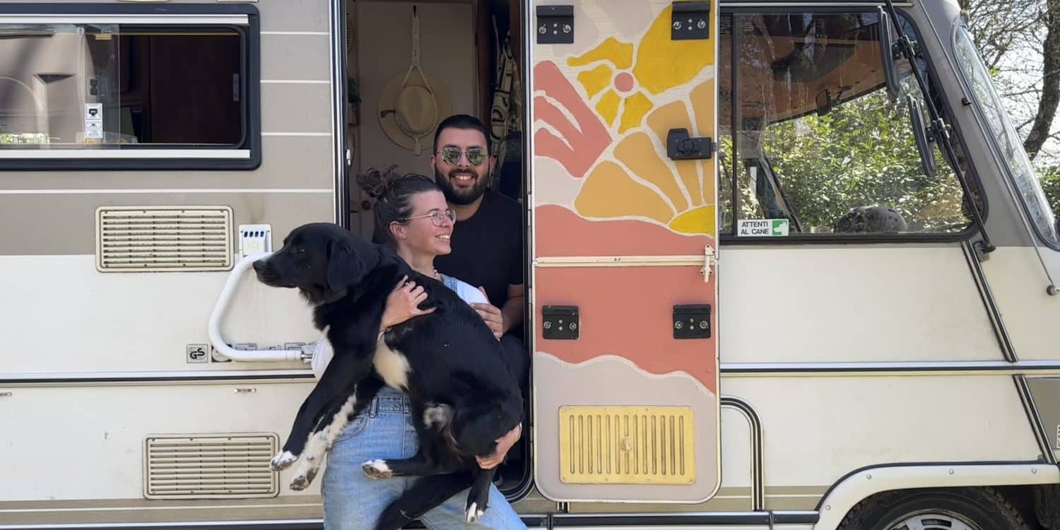 Travailler en camping-car : le quotidien d’un couple de freelances nomades