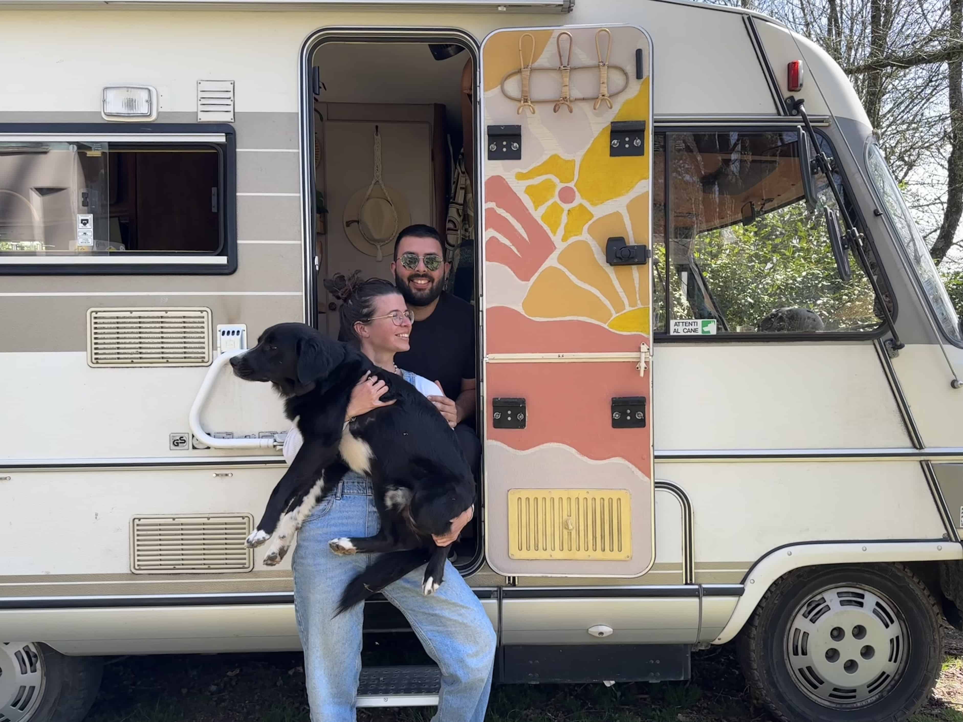 Travailler en camping-car : le quotidien d’un couple de freelances nomades