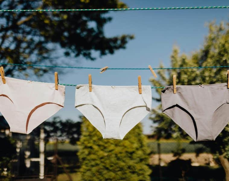 Laver son linge en van : guide pour des vêtements propres en vadrouille